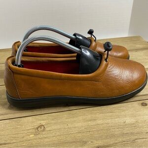Women’s SAS Leather SlipOn British Tan Brown Flexible Comfort Loafers Size 10
